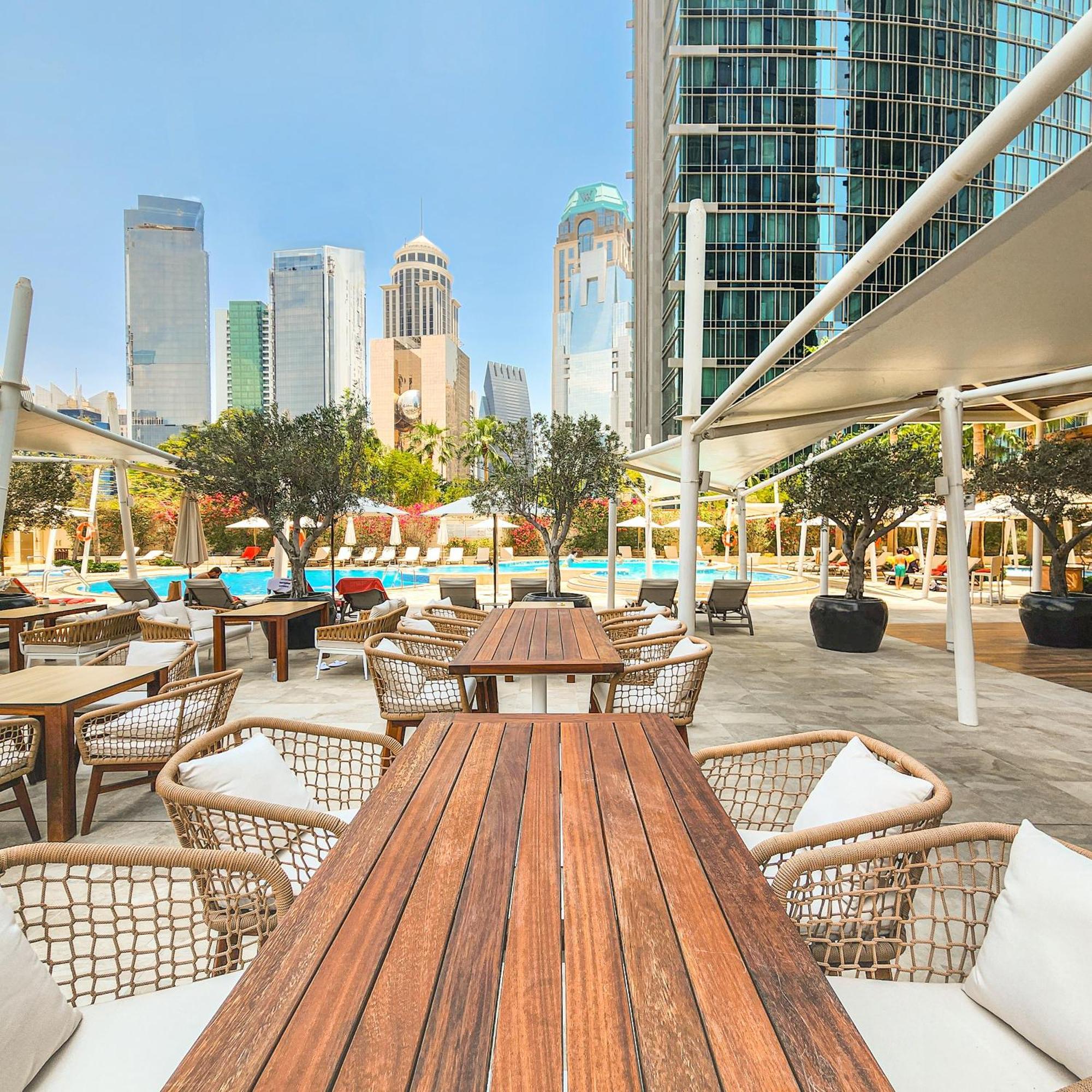 City Centre Rotana Доха Экстерьер фото The pool at The Westin